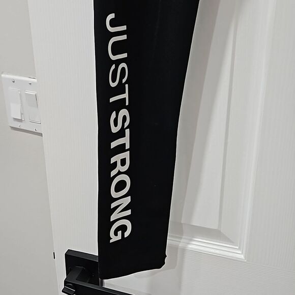 Just Strong Leggings - Picture 3 of 4